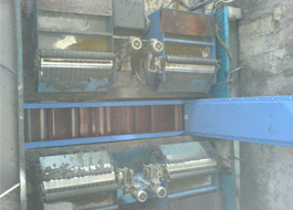 磁性分離器與刮板排屑機(jī)組和使用在軸承廠磨削液集中過濾現(xiàn)場(chǎng)